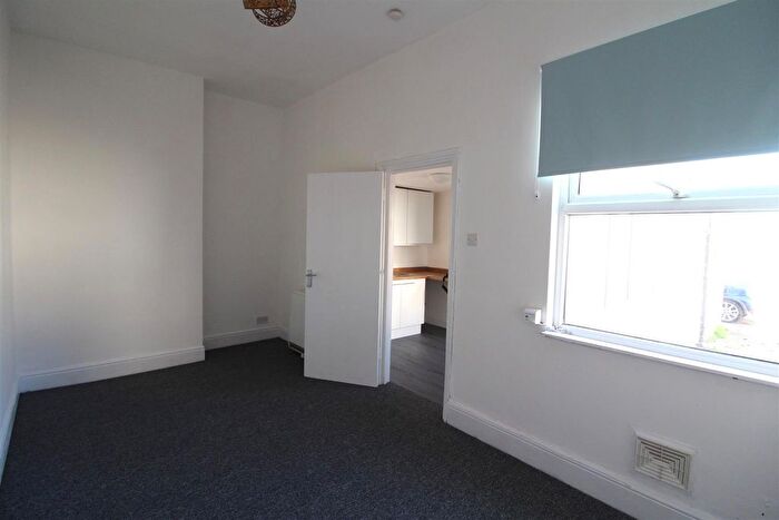 1 Bedroom Flat To Rent In Field Street, Kettering, NN16