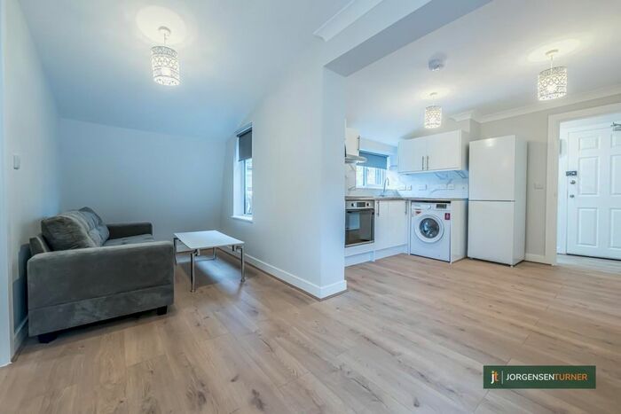 1 Bedroom Flat To Rent In The Vale, Acton, London, W3