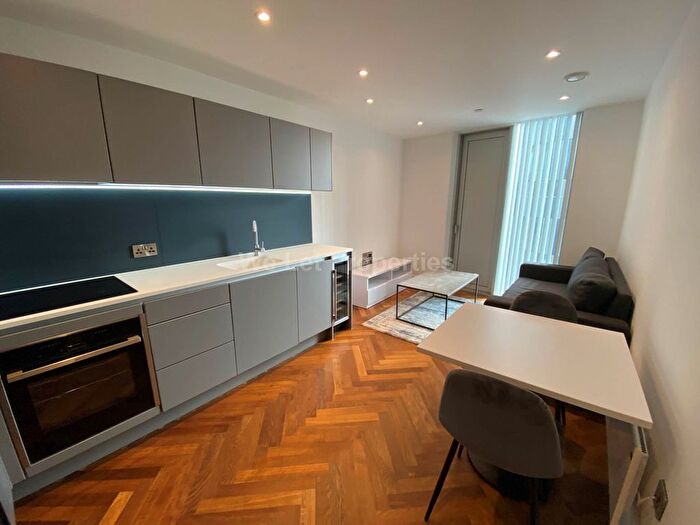 1 Bedroom Flat To Rent In Deansgate Square, Manchester, M15