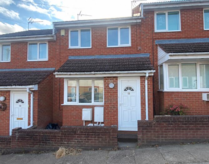 2 Bedroom Terraced House To Rent In West Street, Strood, ME2