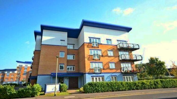 2 Bedroom Apartment To Rent In Luscinia View, Reading, RG1