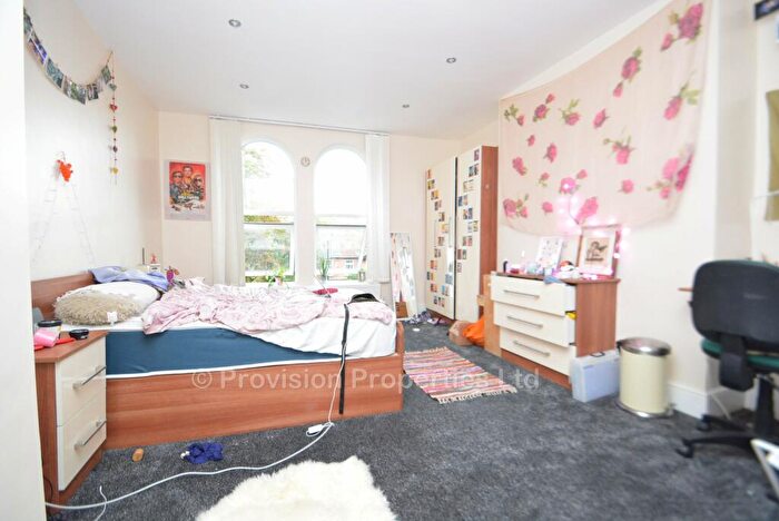 10 Bedroom Terraced House To Rent In Bainbrigge Road, Headingley, Leeds, LS6