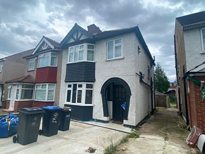 Studio To Rent In Church Lane, London, NW9