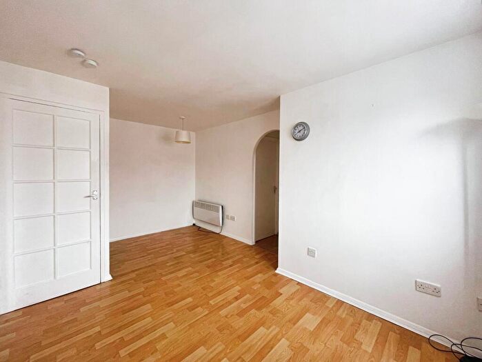 1 Bedroom Flat To Rent In Parsonage Road, West Thurrock, West Thurrock, RM20