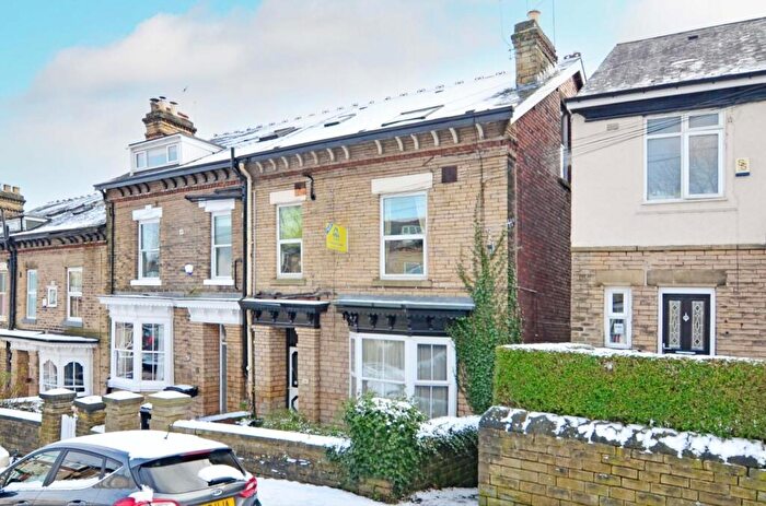 2 Bedroom Flat To Rent In Flat, Harcourt Road, S10