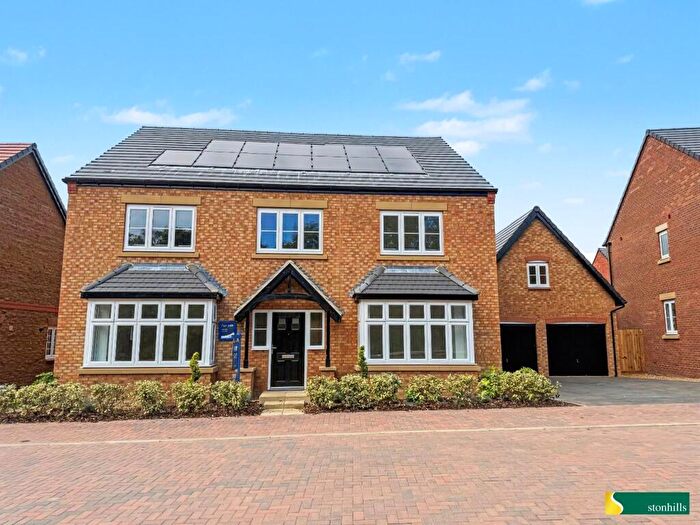 6 Bedroom Detached House For Sale In Collingtree Park, Northampton, NN4
