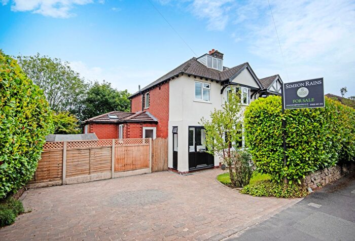 3 Bedroom Semi-Detached House For Sale In Middlehills, Macclesfield, SK11