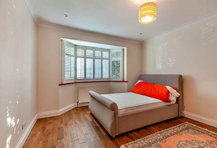 5 Bedroom Detached House To Rent In Upper Brentwood Road, Gidea Park, Romford, RM2