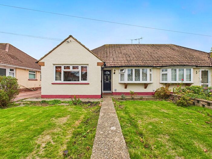3 Bedroom Semi-detached Bungalow For Sale In Strathmore Road, Worthing, BN13