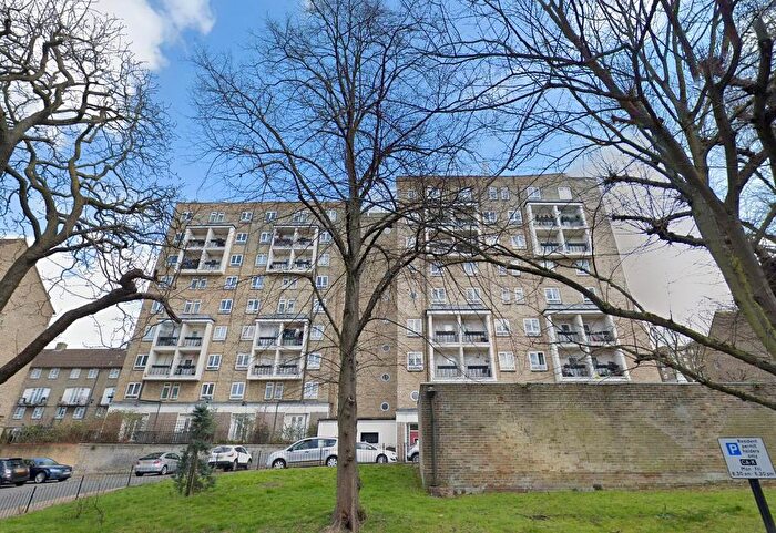 Studio To Rent In Langhorne Court, Dorman Way, St. John's Wood, London, NW8