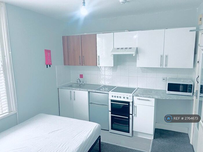 Studio To Rent In Waylen Street, Reading, RG1