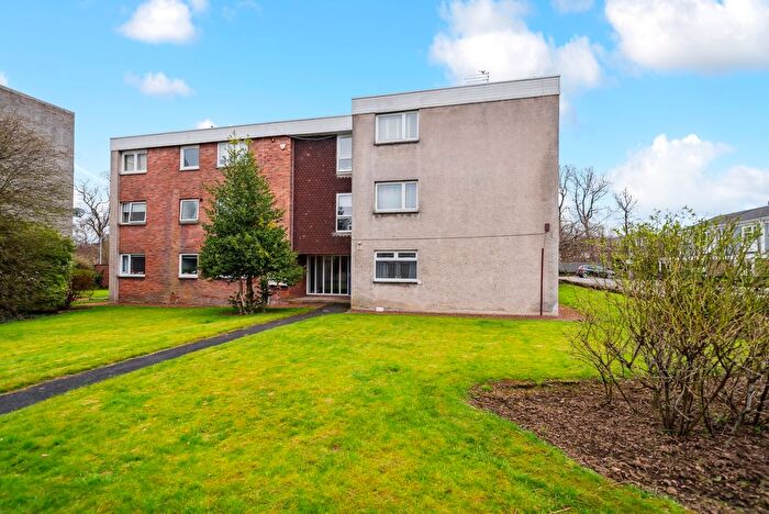 2 Bedroom Flat To Rent In Crookston Grove, Crookston, Glasgow, G52