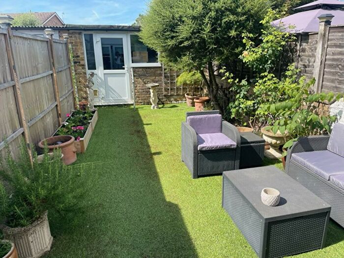 2 Bedroom Terraced House For Sale In Windsor Road, Wraysbury, Berkshire, TW19