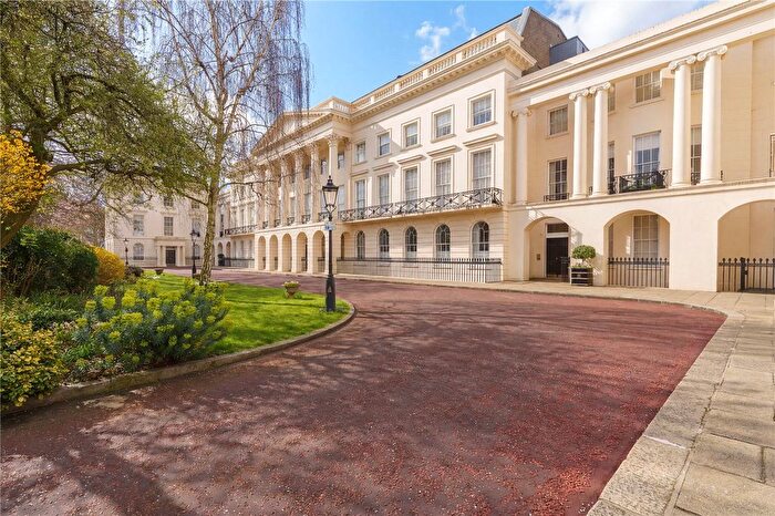 3 Bedroom Flat To Rent In Clarence Terrace, Marylebone, London, NW1