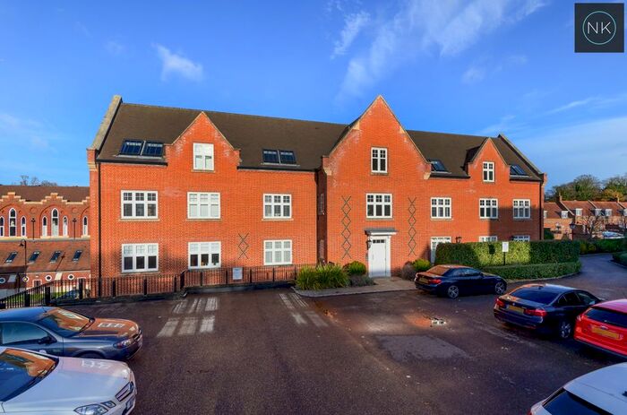 2 Bedroom Flat To Rent In Campbell Court, The Galleries, Warley, Brentwood, Essex, CM14