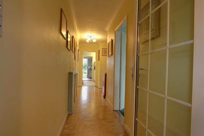 2 Bedroom Detached Bungalow For Sale In Station Road, Willoughby, LN13