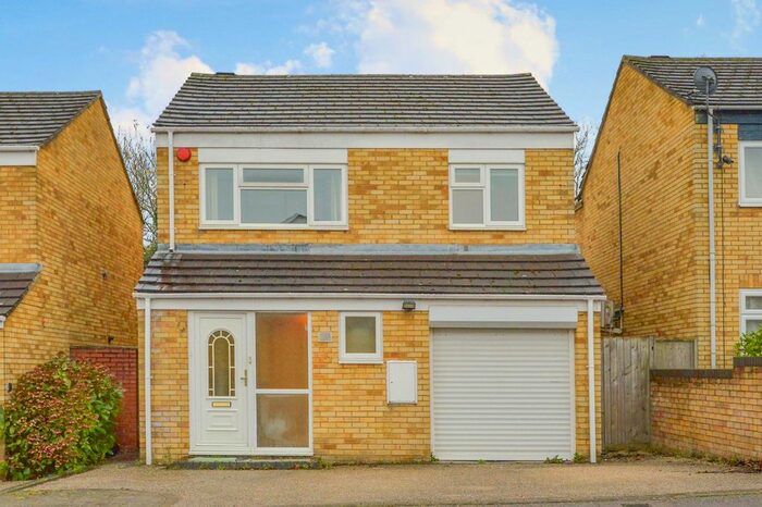 4 Bedroom Terraced House To Rent In Golden Drive, Eaglestone MK6