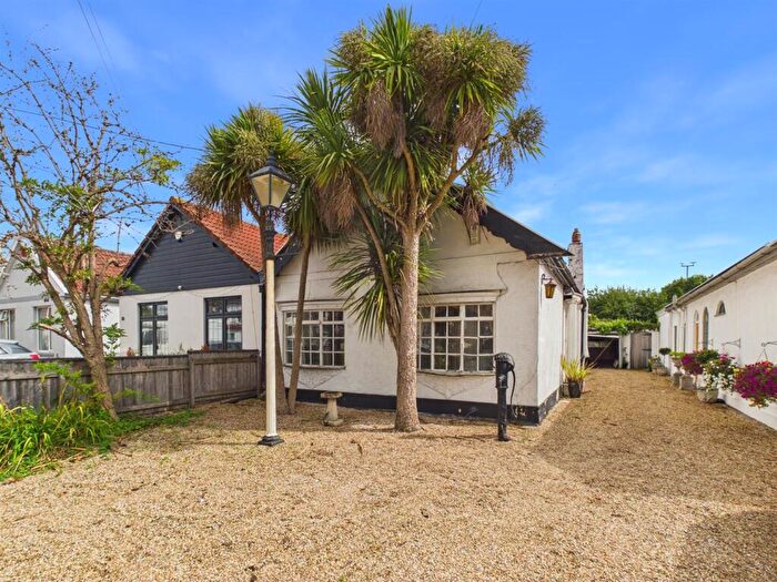 2 Bedroom Semi-Detached Bungalow For Sale In Martins Road, Hanham, Bristol, BS15