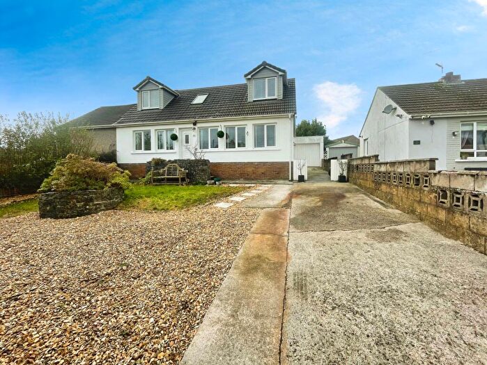 4 Bedroom Semi-Detached Bungalow For Sale In Shakespeare Avenue, Bridgend, CF31
