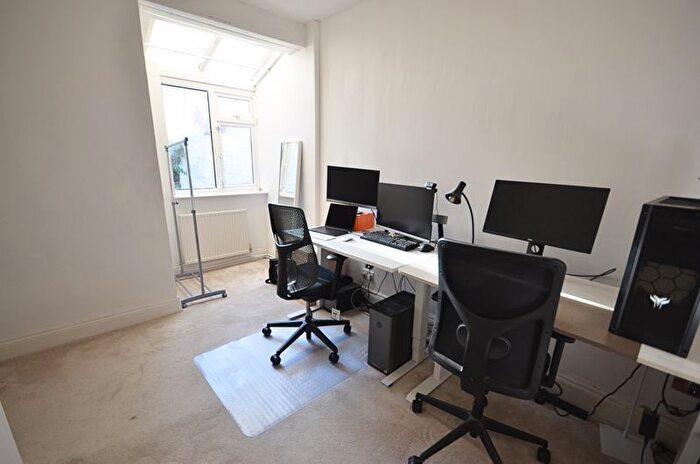 5 Bedroom Detached House To Rent In Borthwick Road, Boscombe, Bournemouth, BH1