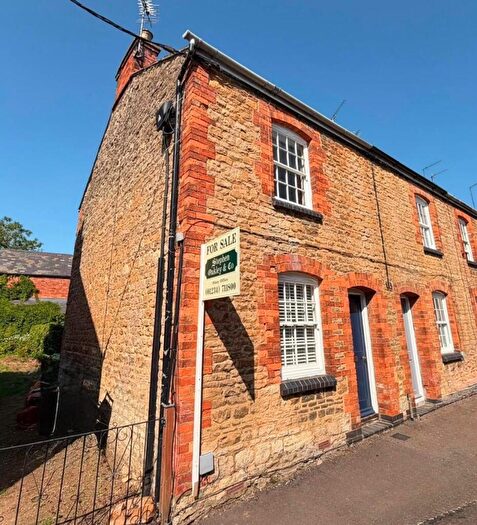 2 Bedroom End Of Terrace House For Sale In Warwick Terrace, East Street, Olney, MK46