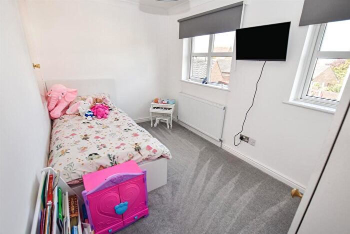2 Bedroom End Of Terrace House For Sale In Blackwood Chine, South Woodham Ferrers, CM3