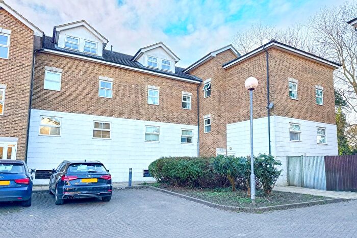 2 Bedroom Flat For Sale In Old Mill Place, Wraysbury, TW19