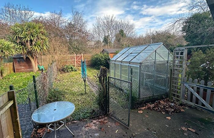 2 Bedroom Flat For Sale In - Tunnel Avenue, Greenwich, London, SE10