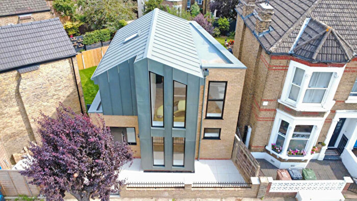 2 Bedroom Detached House For Sale In Finland Road, London, SE4