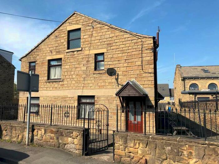 1 Bedroom Flat To Rent In Lees Hall Road, Dewsbury, WF12