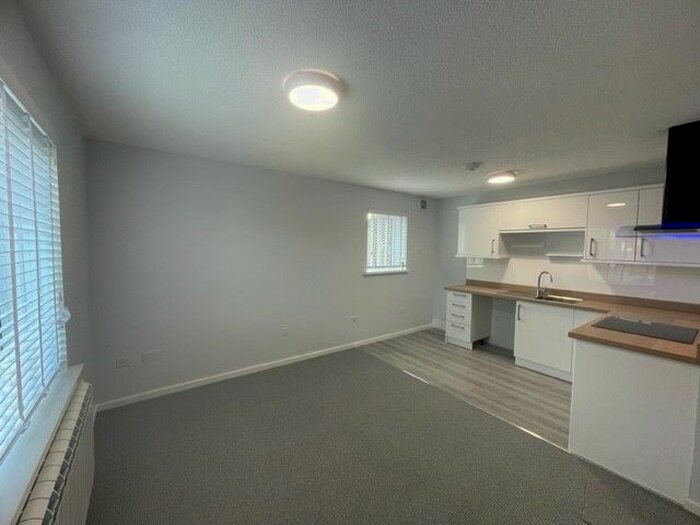 1 Bedroom Flat To Rent In Glenbrook Drive, Barry, CF63