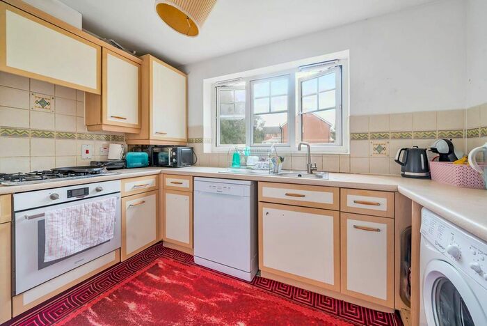 2 Bedroom Flat To Rent In Firethorn Close, Edgware, Edgware, HA8