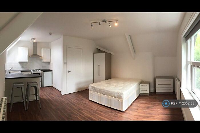 1 Bedroom Flat To Rent In Wood Road, Manchester, M16