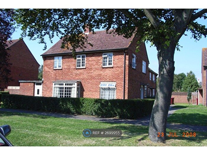 6 Bedroom Semi-Detached House To Rent In Kingsham Avenue, Chichester, PO19