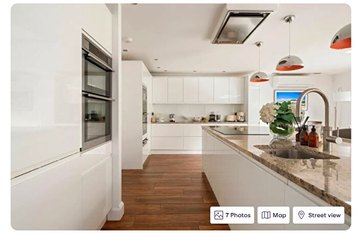 5 Bedroom Terraced House To Rent In Somerset Road, London, SW19