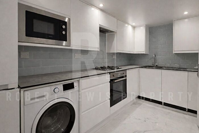 1 Bedroom Flat To Rent In Regents Park Road, London, N3