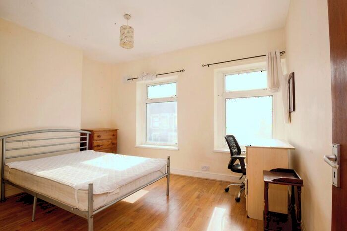 2 Bedroom Terraced House To Rent In Upper Kincraig Street, Roath, Cardiff, CF24