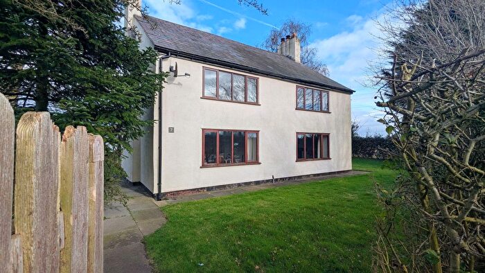 3 Bedroom Cottage For Sale In Lumber Lane, Burtonwood, Warrington, WA5