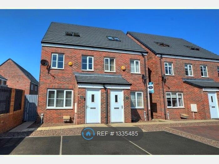 3 Bedroom Semi-Detached House To Rent In Admiral Court, Blyth, NE24