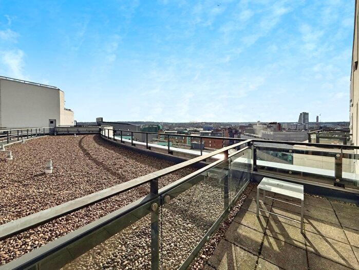 1 Bedroom Flat To Rent In Gateway North, Crown Point Road, Leeds, LS9