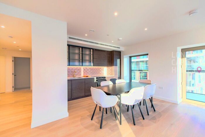 3 Bedroom Apartment To Rent In Docker Building Bonnet Street London, E16