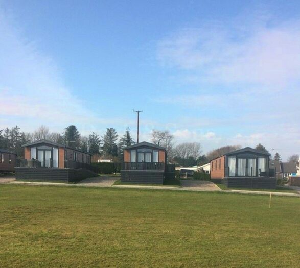 2 Bedroom Lodge For Sale In Ridgeway Park Resort, Manorbier, Tenby., SA70