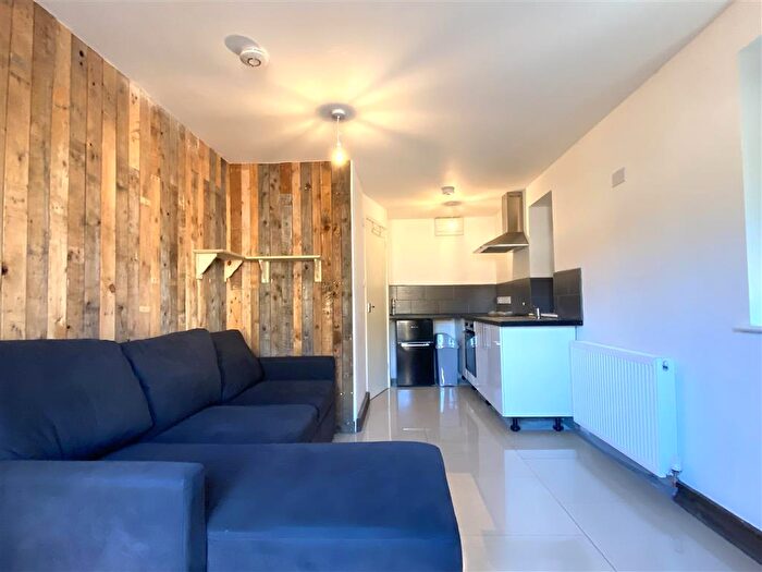 Apartment To Rent In Carlton Close, Aylesbury, HP19