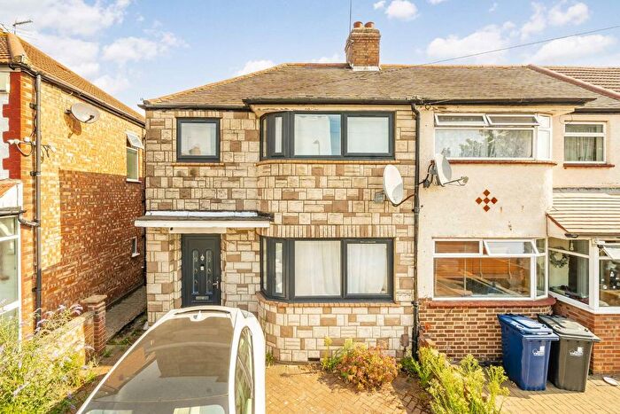 3 Bedroom Property To Rent In Woodhouse Avenue, Perivale, UB6