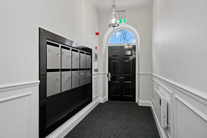 2 Bedroom Apartment To Rent In Apartment, New Square, Chesterfield, Derbyshire, S40