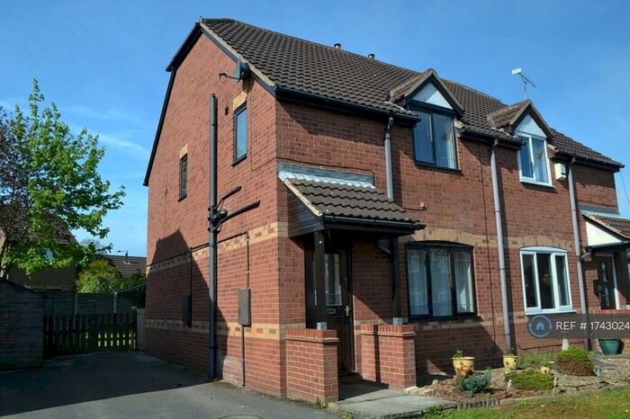3 Bedroom Semi-Detached House To Rent In Boundary Close, Edlington, Doncaster, DN12