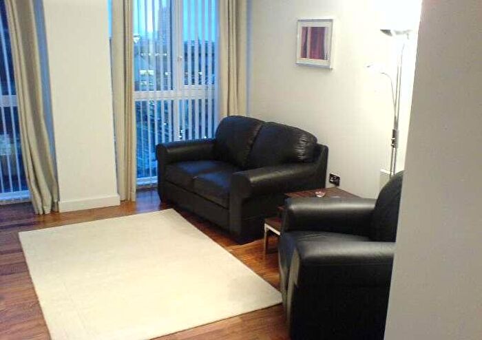 1 Bedroom Flat To Rent In Admiral House, Newport Road, Cardiff, CF24