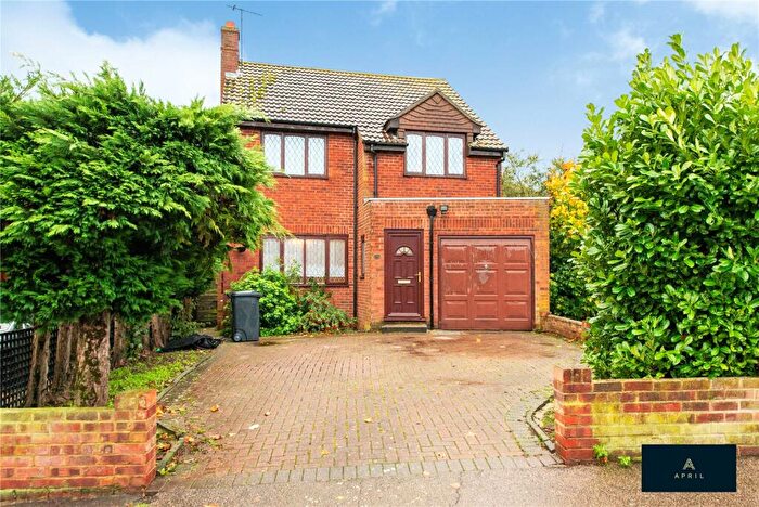 4 Bedroom Detached House To Rent In The Broadway, Loughton, IG10