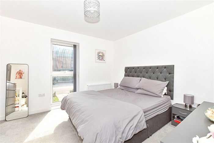 1 Bedroom Flat For Sale In Drovers House, Drovers Lane, West Broyle, Chichester, West Sussex, PO19