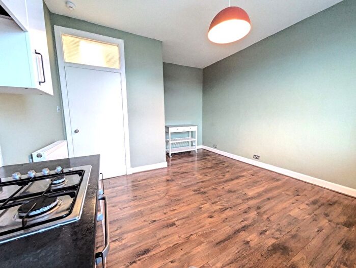 1 Bedroom Flat To Rent In Rossie Place, Easter Road, Edinburgh, EH7
